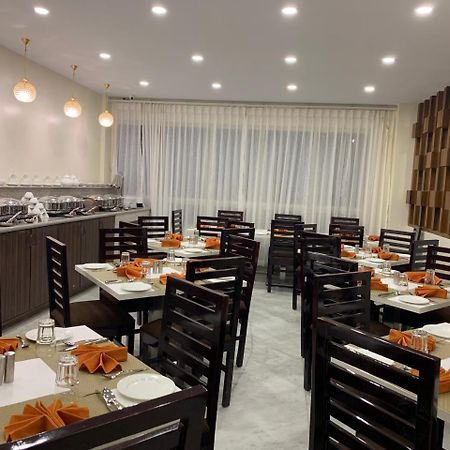 The Aryan Regency Hotell Pelling Exteriör bild
