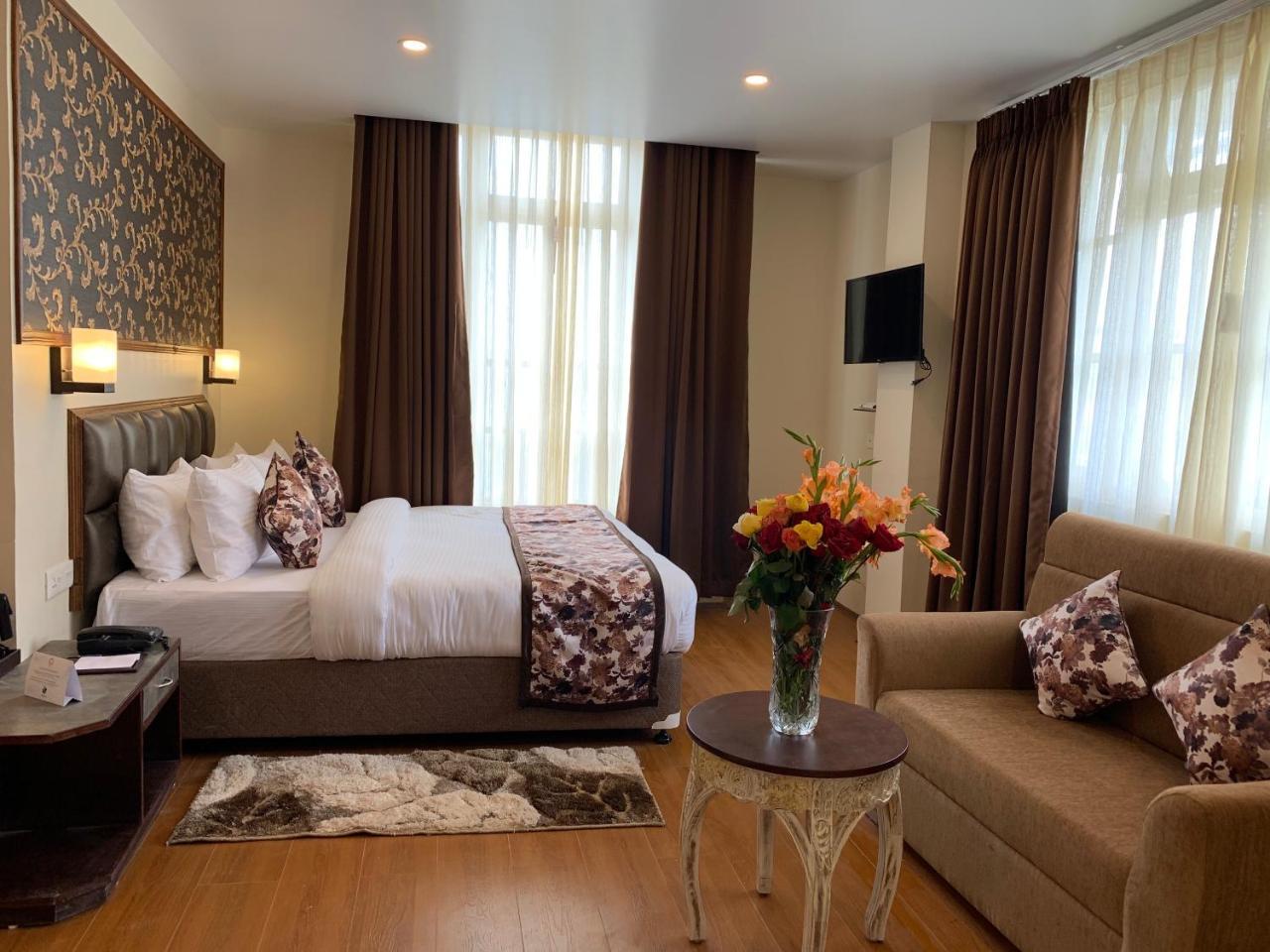 The Aryan Regency Hotell Pelling Exteriör bild