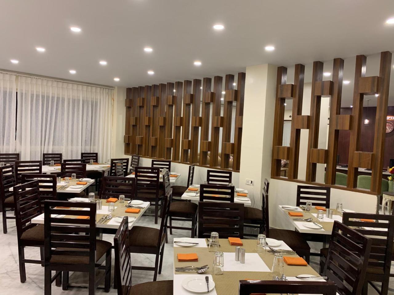 The Aryan Regency Hotell Pelling Exteriör bild